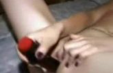 Amateurtje met een dildo