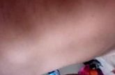 Roodverbrande geile meid geneukt door porno cameraman